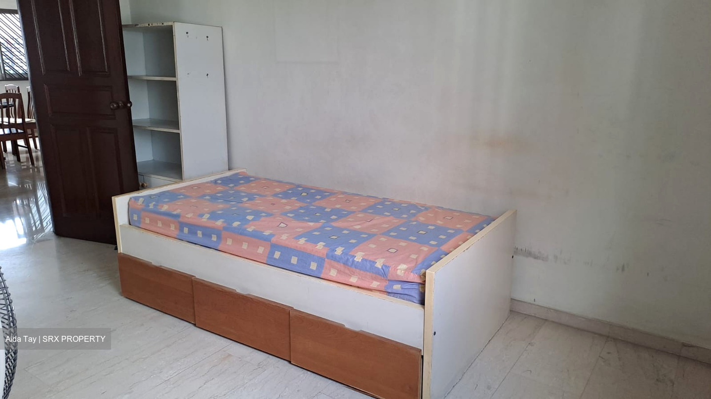 Blk 107 Jurong East Street 13 (Jurong East), HDB Executive #498945811